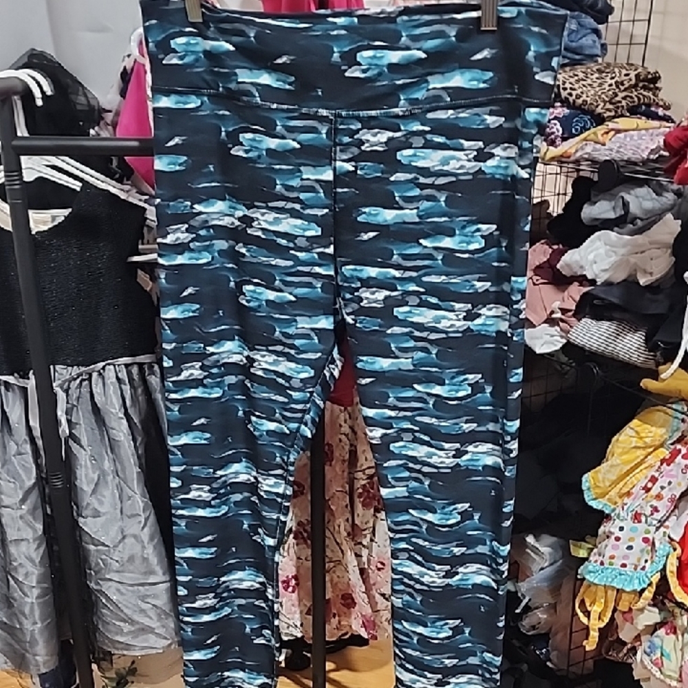 Fabletics Ocean Blue Pattern Leggings
